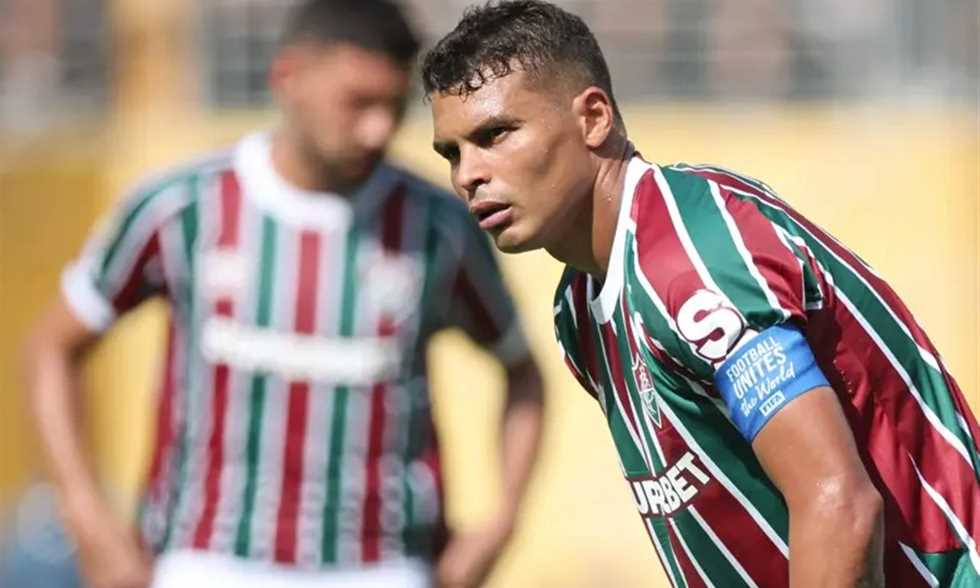 FilGoal | أخبار | فلومينينسي يحاول إقناع تياجو سيلفا بالاستمرار بدلا من الاعتزال أو العودة لأوروبا