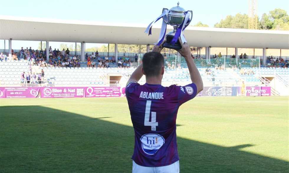 FilGoal | أخبار | لاعب جوادالاخارا: تلقيت الكثير من الرسائل لحضور مباراة برشلونة